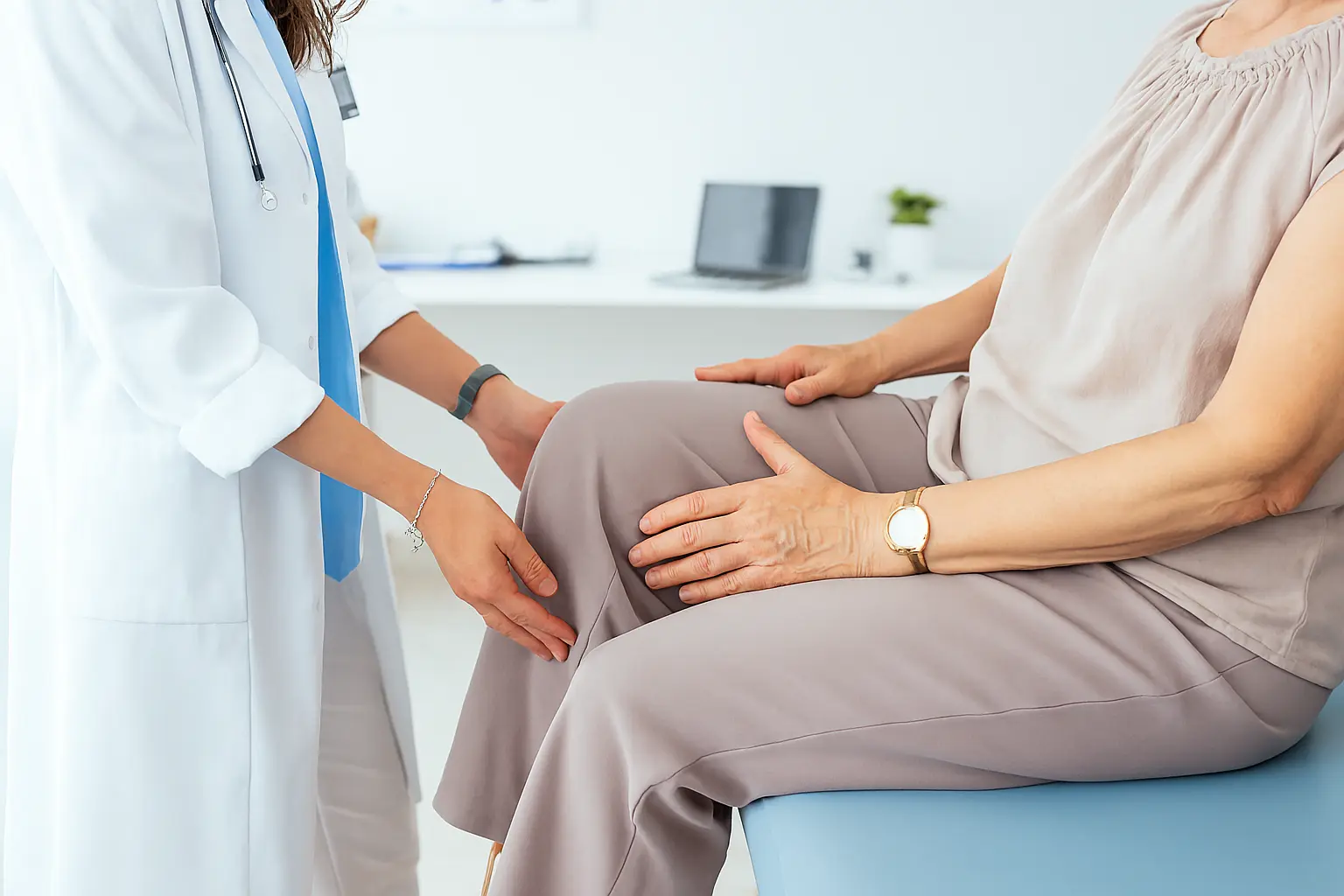 beautiful-smile-young-woman-with-healthy-white-teeth-min(1)